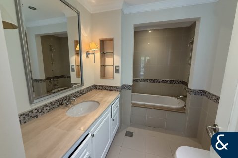 Villa in Arabian Ranches, Dubai 4 bedrooms, 790 sq.m. № 76107 - photo 6