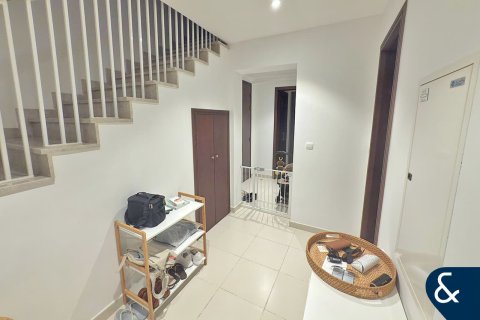 Villa in Mira Oasis, Reem, Dubai 3 bedrooms, 238 sq.m. № 76102 - photo 8