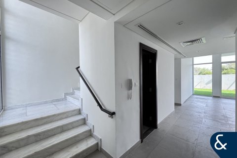 Villa in Arabella Townhouses 1, Mudon, Dubai 3 bedrooms, 184 sq.m. № 76105 - photo 5