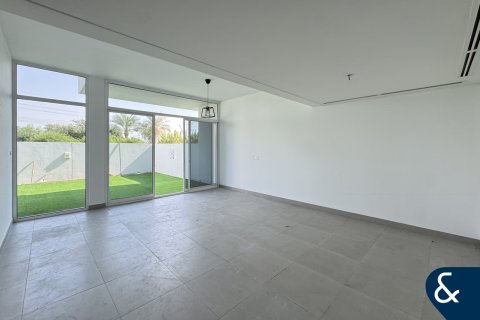 Villa in Arabella Townhouses 1, Mudon, Dubai 3 bedrooms, 184 sq.m. № 76105 - photo 2