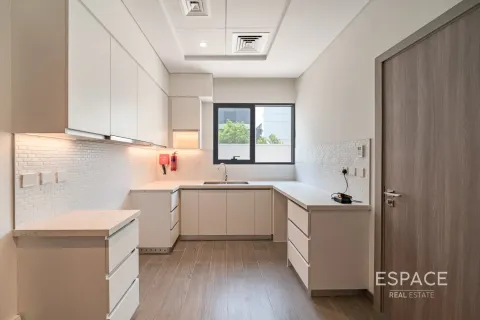 Купить виллу в Al Furjan, Дубай: 5 спален, 414м², № 61773 - фото 6