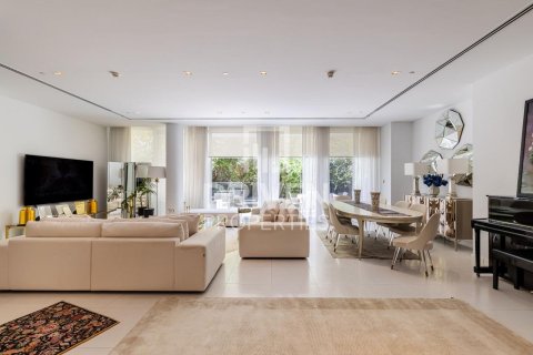Apartamento en Ashjar, Al Barari, Dubai, 1 dormitorio, 242.2 m², № 126202 - foto 8