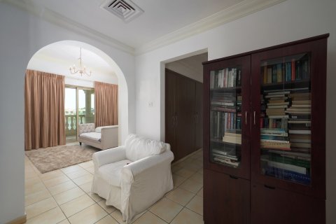 Villa in Jumeirah Islands, Dubai 4 bedrooms, 492.39 sq.m. № 141145 - photo 13
