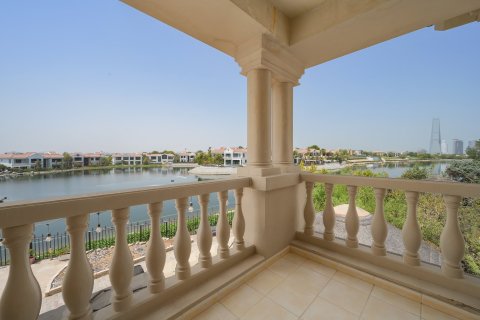 Villa in Jumeirah Islands, Dubai 4 bedrooms, 492.39 sq.m. № 141145 - photo 7