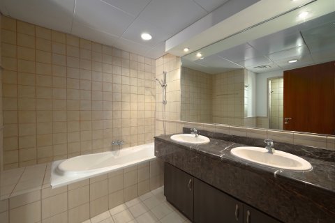 Villa in Jumeirah Islands, Dubai 4 bedrooms, 492.39 sq.m. № 141145 - photo 14