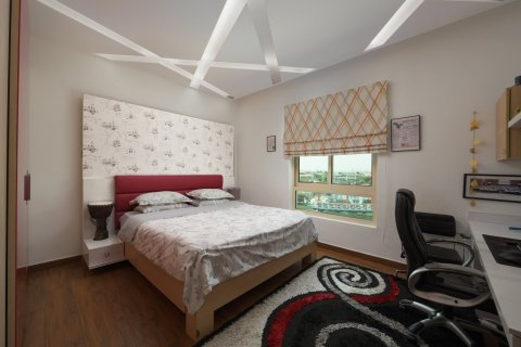 Villa in Jumeirah Islands, Dubai 4 bedrooms, 492.39 sq.m. № 141145 - photo 15