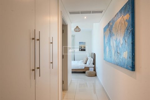 Apartment in Dubai Marina, Dubai 2 bedrooms, 123.7 sq.m. № 42695 - photo 7