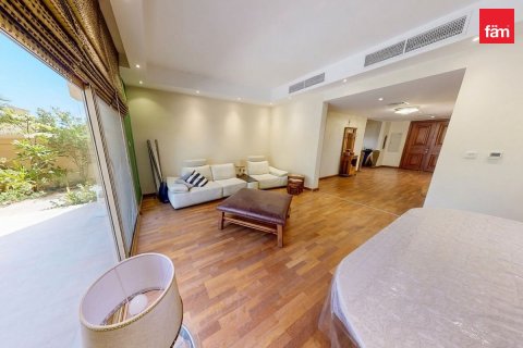 Villa in Wadi Al Safa 2, Dubai 5 bedrooms, 814 sq.m. № 115821