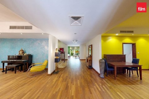 Villa in Wadi Al Safa 2, Dubai 5 bedrooms, 814 sq.m. № 115821 - photo 7