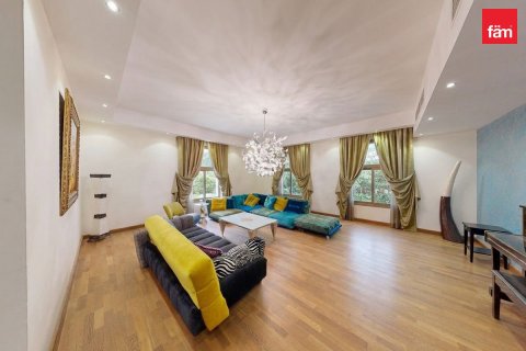 Villa in Wadi Al Safa 2, Dubai 5 bedrooms, 814 sq.m. № 115821 - photo 6