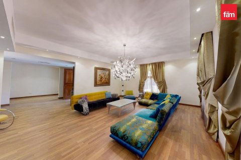 Villa in Wadi Al Safa 2, Dubai 5 bedrooms, 814 sq.m. № 115821 - photo 2