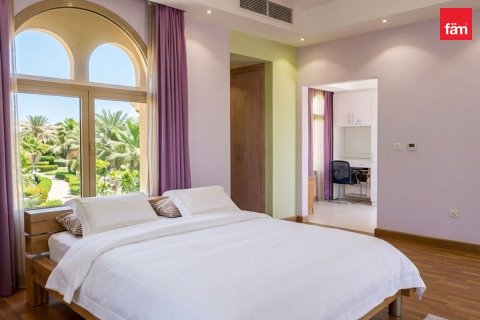 Villa in Wadi Al Safa 2, Dubai 5 bedrooms, 814 sq.m. № 115821 - photo 20