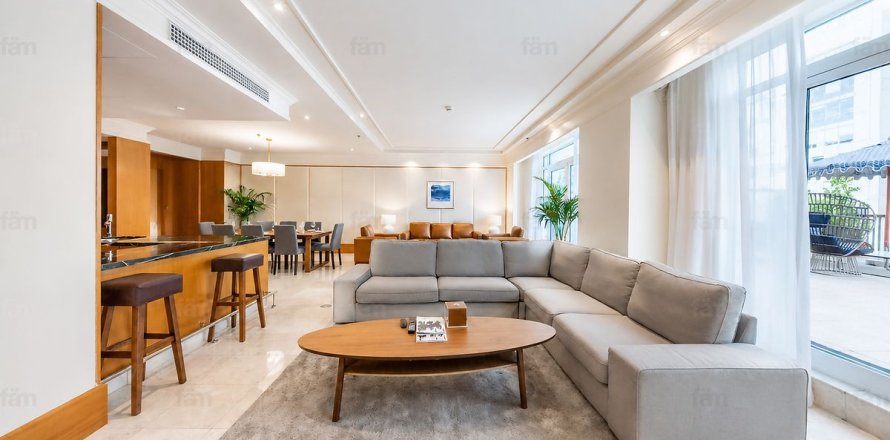 Apartment in DIFC, Dubai 4 bedrooms, 255.9 sq.m. № 109280