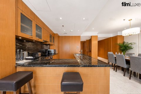 Apartment in DIFC, Dubai 4 bedrooms, 255.9 sq.m. № 109280 - photo 11
