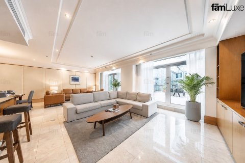 Apartment in DIFC, Dubai 4 bedrooms, 255.9 sq.m. № 109280 - photo 9