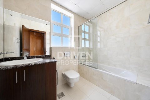 Villa in The Villa, Dubai 5 bedrooms, 445.93 sq.m. № 138715 - photo 22