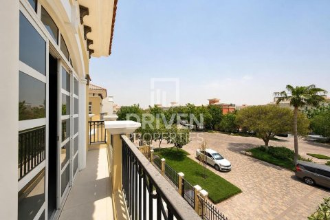 Villa in The Villa, Dubai 5 bedrooms, 445.93 sq.m. № 138715 - photo 25