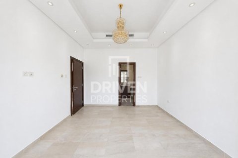 Villa in The Villa, Dubai 5 bedrooms, 445.93 sq.m. № 138715 - photo 5
