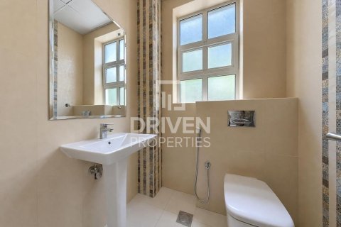 Villa in The Villa, Dubai 5 bedrooms, 445.93 sq.m. № 138715 - photo 21