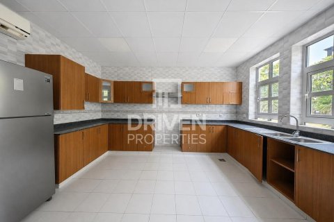 Villa in The Villa, Dubai 5 bedrooms, 445.93 sq.m. № 138715 - photo 17
