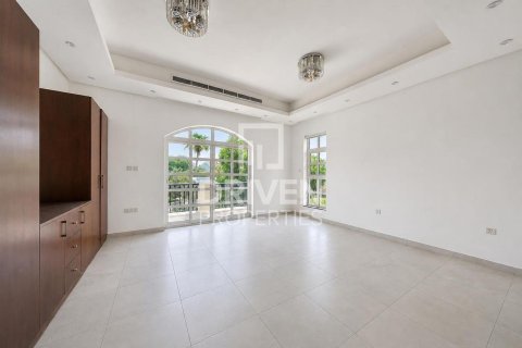 Villa in The Villa, Dubai 5 bedrooms, 445.93 sq.m. № 138715 - photo 10