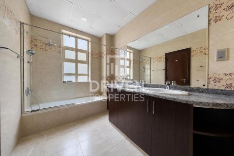 Villa in The Villa, Dubai 5 bedrooms, 445.93 sq.m. № 138715 - photo 19