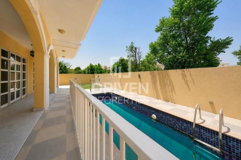 Villa in The Villa, Dubai 5 bedrooms, 445.93 sq.m. № 138715 - photo 27