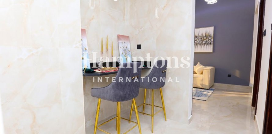 Apartment in The Address Dubai Marina, Dubai Marina, Dubai 1 bedroom, 70.1418 sq.m. № 105669