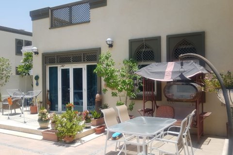 Villa à Regional, Jumeirah Park, Dubai, 5 chambres, 490 m², № 761 - photo 1