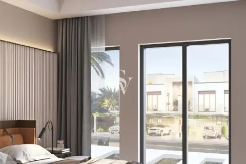 Купить таунхаус в Дубай Инвестмент Парке, Дубай: 5 спален, 220м², № 124064 - фото 3