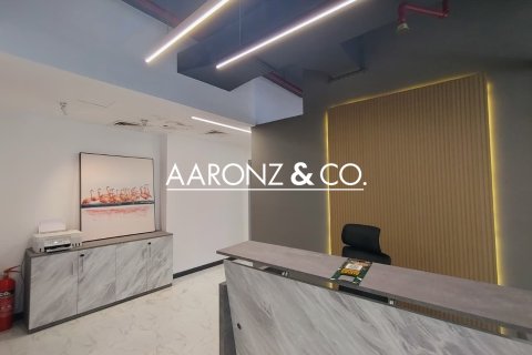 Oficina en Business Bay, Dubai, 135 m², № 83923