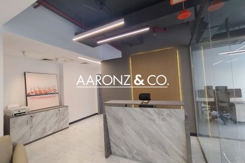 Oficina en Business Bay, Dubai, 135 m², № 83923 - foto 2