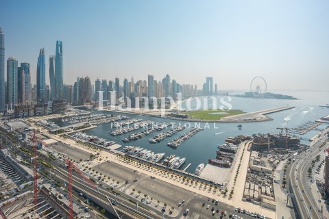 Apartment in Dubai Harbour, Dubai 3 bedrooms, 142.88481400 sq.m. № 110980 - photo 3