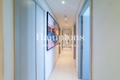 Apartment in Dubai Harbour, Dubai 3 bedrooms, 179.02408100 sq.m. № 110981 - photo 12