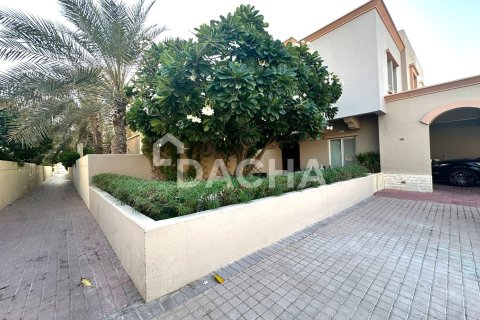 Villa en The Springs, Dubai, 3 dormitorios, 459 m², № 105200 - foto 2