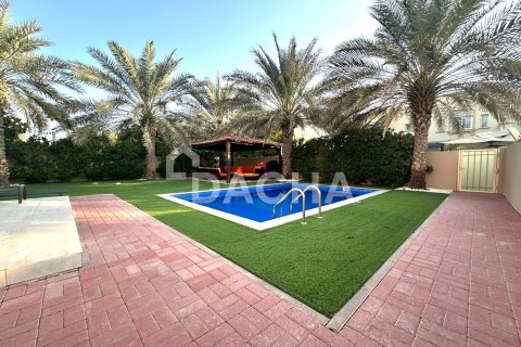 Villa en The Springs, Dubai, 3 dormitorios, 459 m², № 105200 - foto 3