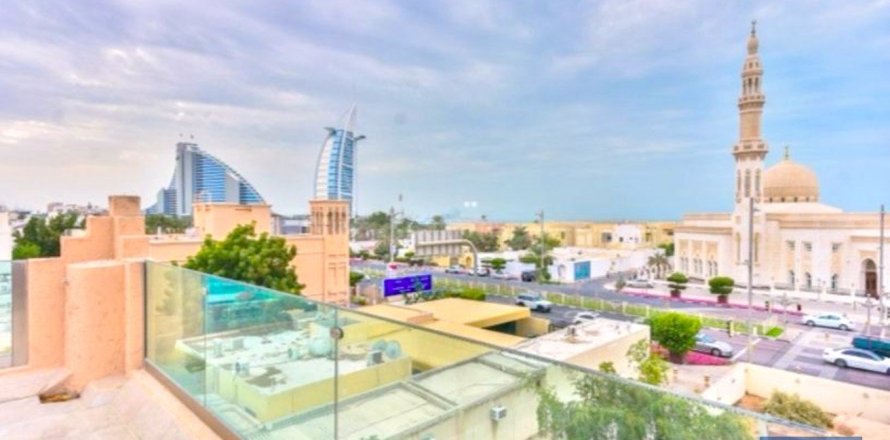 Villa in Umm Suqeim 3, Umm Suqeim, Dubai 7 bedrooms, 892 sq.m. № 103772