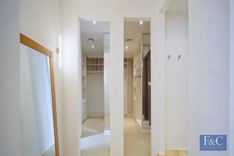 Villa in Umm Suqeim 3, Umm Suqeim, Dubai 7 bedrooms, 892 sq.m. № 103772 - photo 29