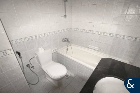 Снять в аренду квартиру в Джумейра Лейк Тауэрс, Дубай: 2 спальни, 100м², № 91524 - фото 7