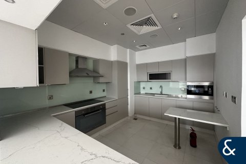 Снять в аренду квартиру в Tiara Residences, Пальма Джумейра, Дубай: 3 спальни, 211м², № 91518 - фото 11