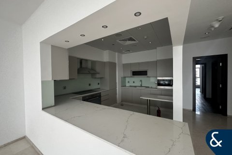 Снять в аренду квартиру в Tiara Residences, Пальма Джумейра, Дубай: 3 спальни, 211м², № 91518 - фото 4