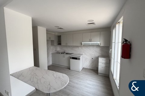 Villa in Springs 11, The Springs, Dubai 2 bedrooms, 207 sq.m. № 91523 - photo 2