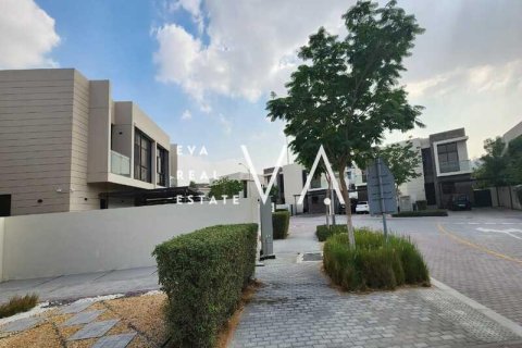 Villa à DAMAC Hills (Akoya by DAMAC), Dubai, 5 chambres, 420.37 m², № 52793 - photo 1