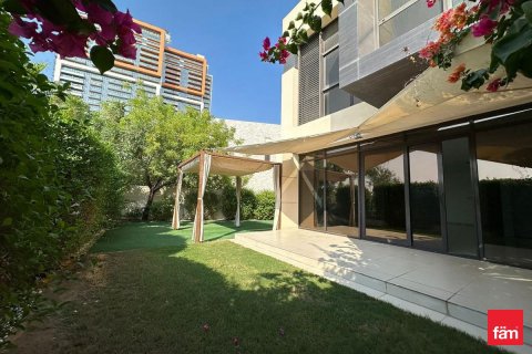 Villa en Dubai, 3 dormitorios, 378.3 m², № 109995 - foto 15