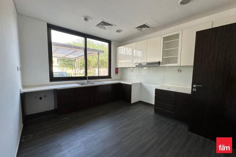 Villa en Dubai, 3 dormitorios, 378.3 m², № 109995 - foto 12