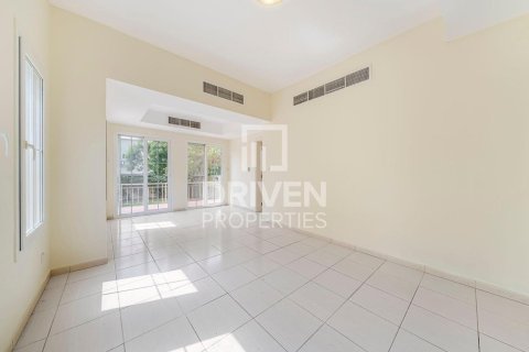 Villa in Springs 11, The Springs, Dubai 3 bedrooms, 377 sq.m. № 129430 - photo 5