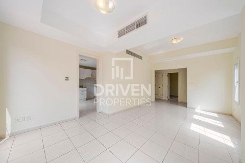 Villa in Springs 11, The Springs, Dubai 3 bedrooms, 377 sq.m. № 129430 - photo 7