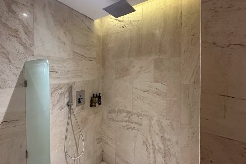 Снять в аренду апартаменты в отеле в Дубае: 2 спальни, 259м², № 103208 - фото 24