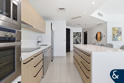 Apartment in Dubai Marina, Dubai 2 bedrooms, 145 sq.m. № 88401 - photo 2