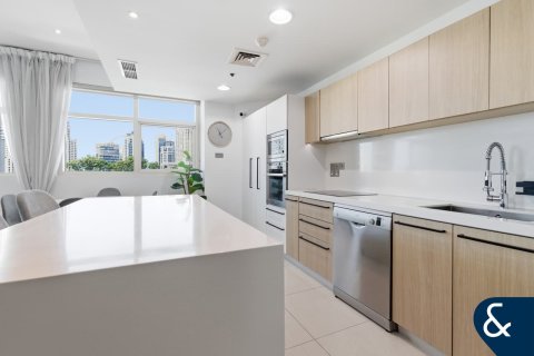 Apartment in Dubai Marina, Dubai 2 bedrooms, 145 sq.m. № 88401 - photo 8